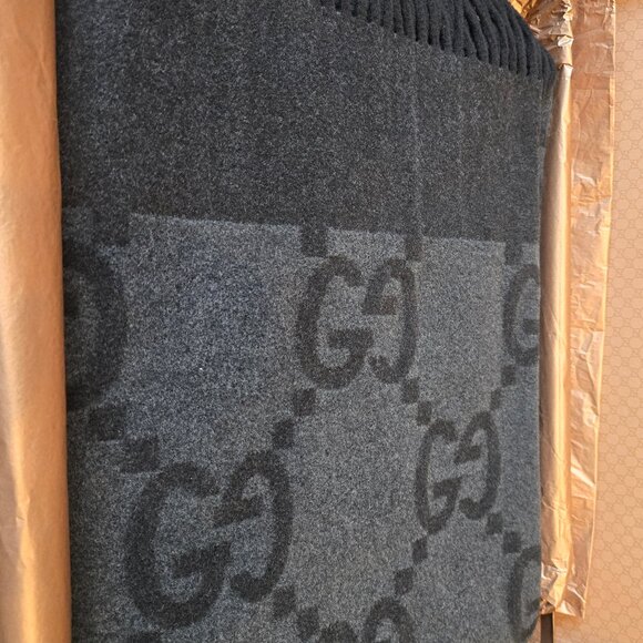 BRAND NEW Gucci GG Throw Blanket with Box - Picture 6 of 7